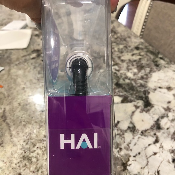 BNWT HAI Flat Iron - Picture 3 of 6